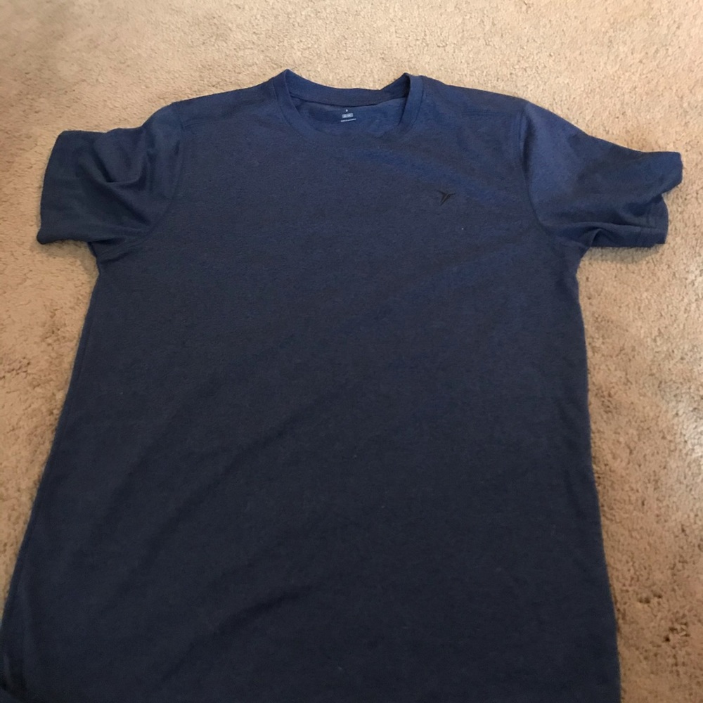 Old Navy dry fit T shirt